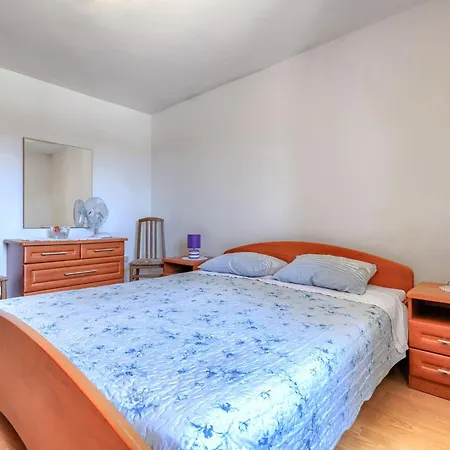 Laura By Interhome Casa vacanze