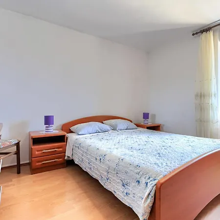 Casa vacanze Laura By Interhome Pola