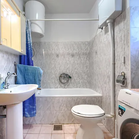 Laura By Interhome * Pula