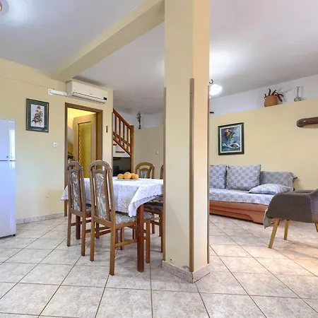 Casa vacanze Laura By Interhome *