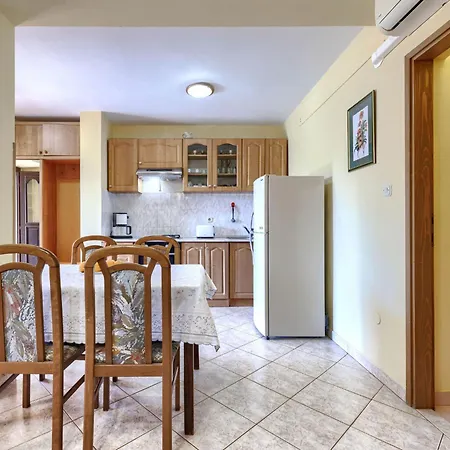 Casa vacanze Laura By Interhome *