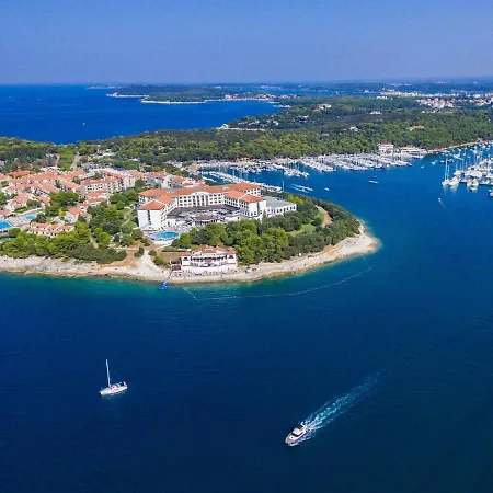 Laura By Interhome * プーラ