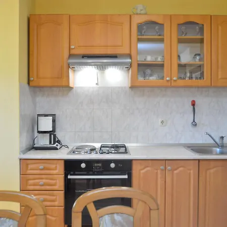 Laura - Pul470 By Interhome Semesterbostad Pula