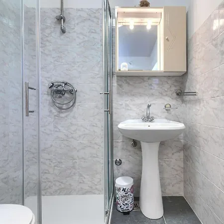 Laura - Pul470 By Interhome Semesterbostad Pula