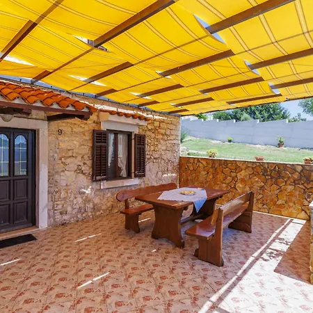 Laura - Pul470 By Interhome * Pula