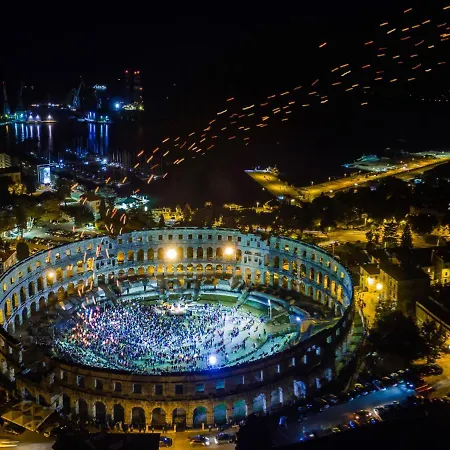 Feriehus Laura By Interhome *